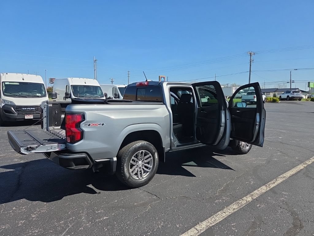 Used 2023 Chevrolet Colorado LT w/ LT Convenience Package II AWD/4WD image 22