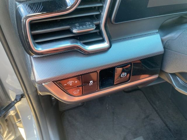 Used 2025 Kia Sportage SX FWD image 18