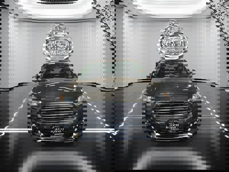 Used 2013 Ford Fusion SE image 2