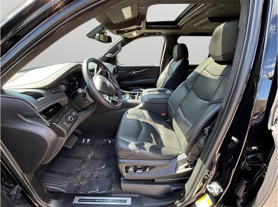 Used 2020 Cadillac Escalade Platinum AWD/4WD image 2