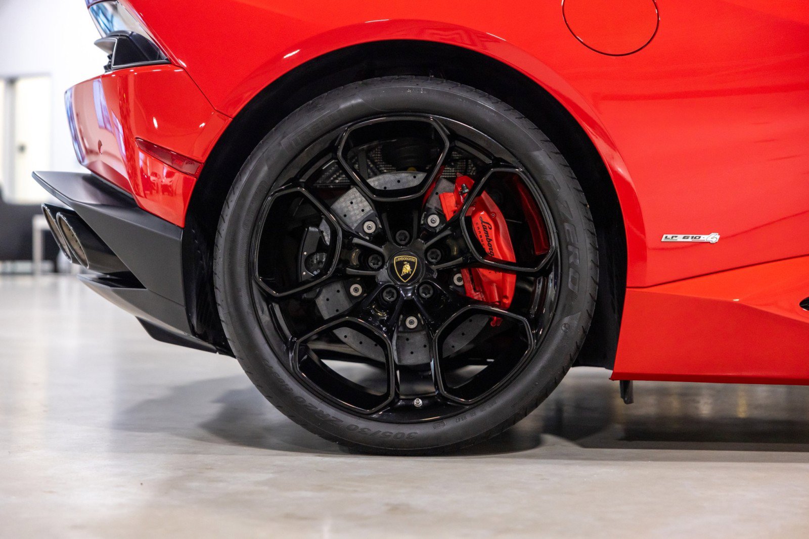 Used 2017 Lamborghini Huracan LP 610-4 image 27