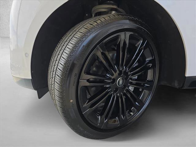 New 2025 Land Rover Range Rover SE image 30