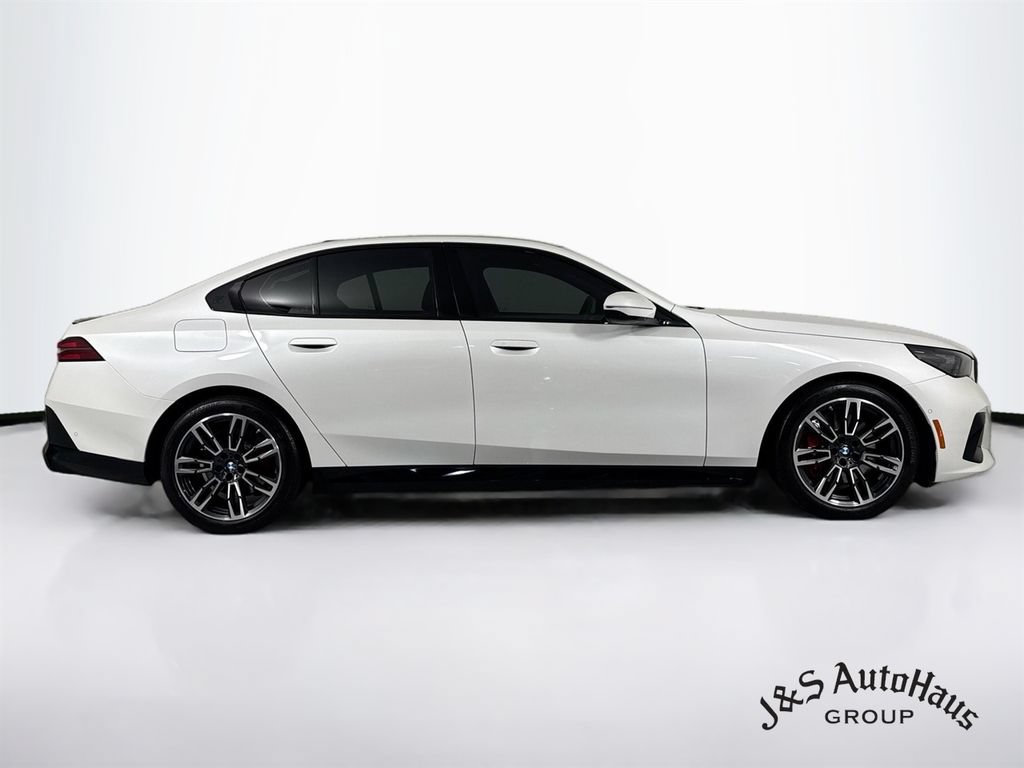 Used 2026 BMW 540i xDrive AWD/4WD image 8
