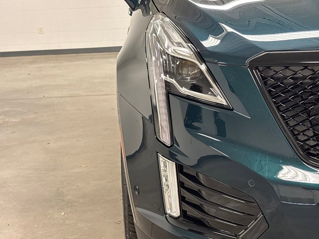 New 2026 Cadillac XT5 Premium Luxury w/ LPO, ONYX Package image 4