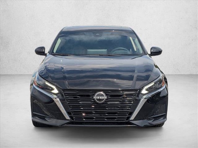 Used 2024 Nissan Altima 2.5 SV w/ SV Premium Package AWD/4WD image 2