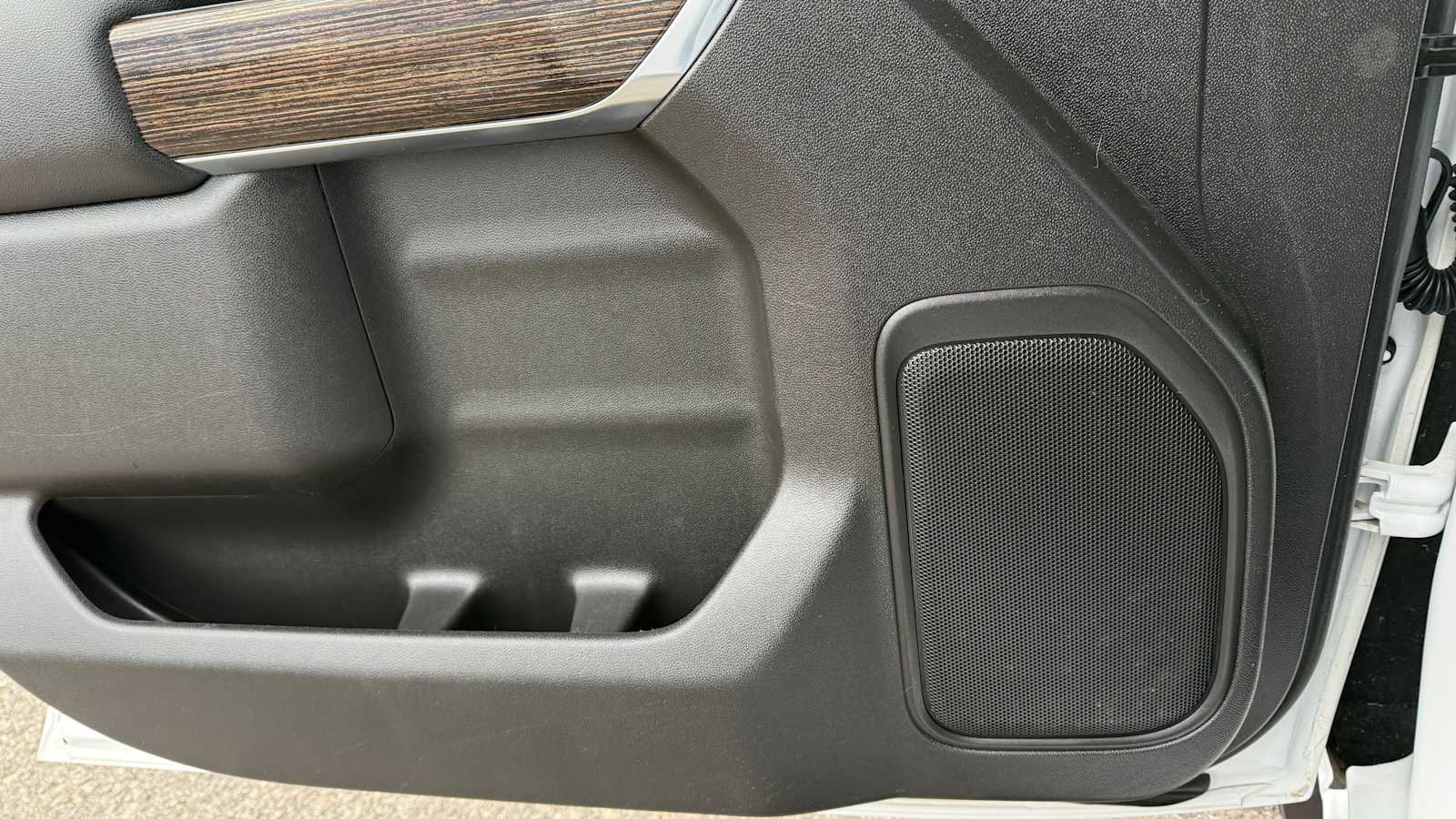 Used 2021 GMC Sierra 1500 SLE image 13