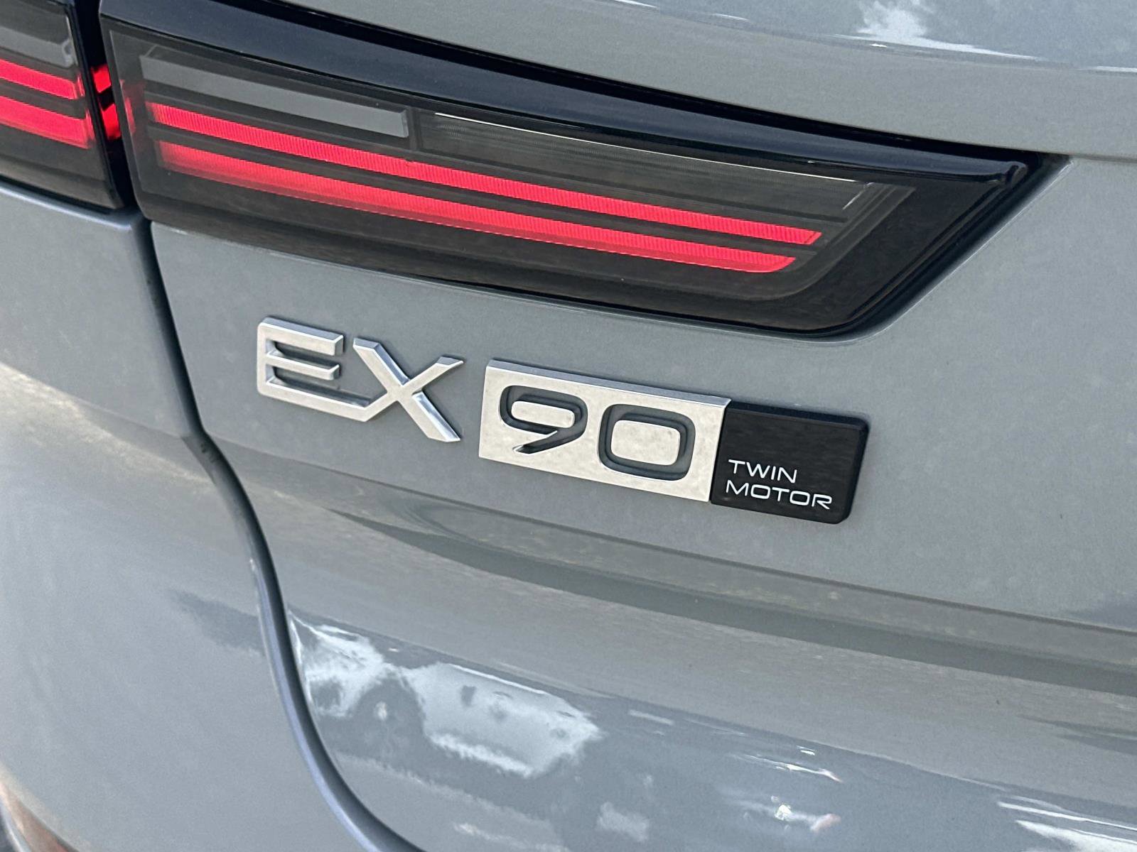 Certified 2025 Volvo EX90 Ultra AWD/4WD image 29