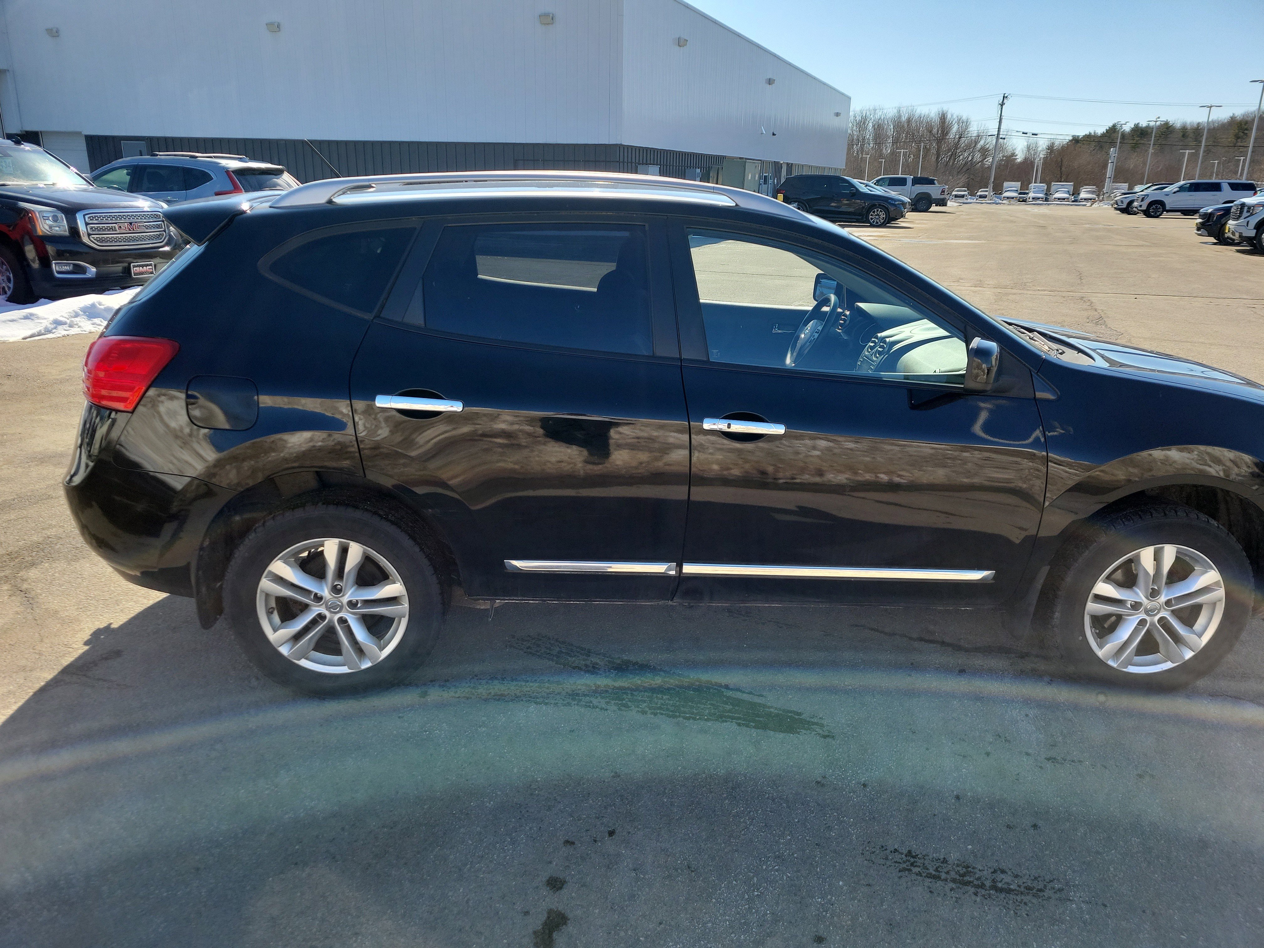 Used 2013 Nissan Rogue SV image 4