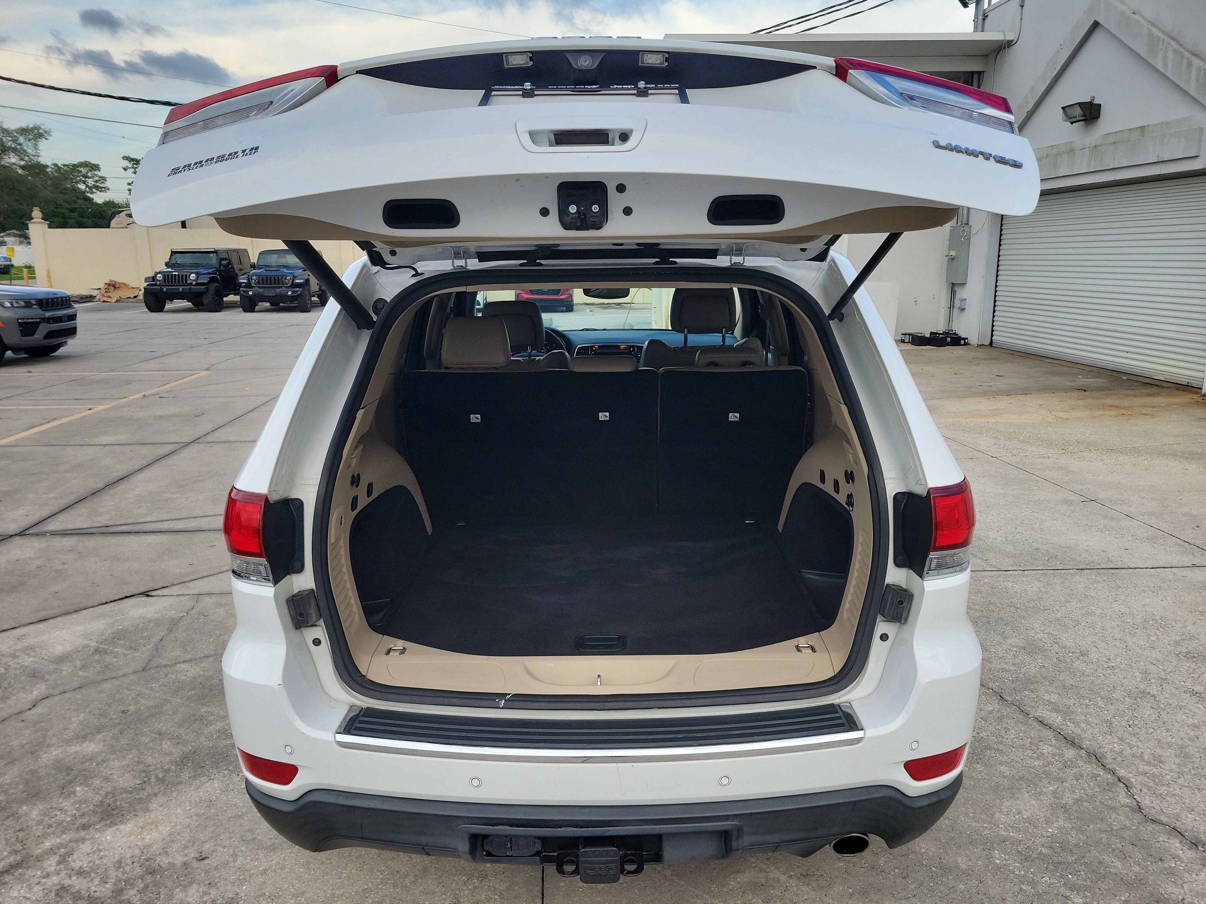 Used 2020 Jeep Grand Cherokee Limited RWD image 10