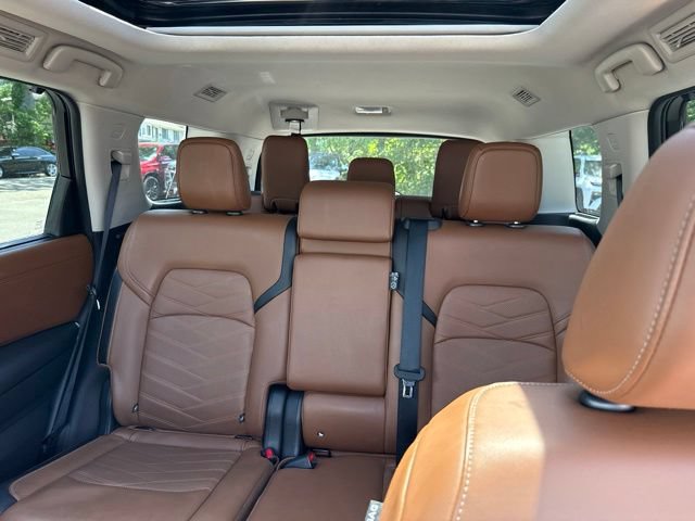 Used 2024 Nissan Pathfinder Platinum w/ Cargo Package AWD/4WD image 24