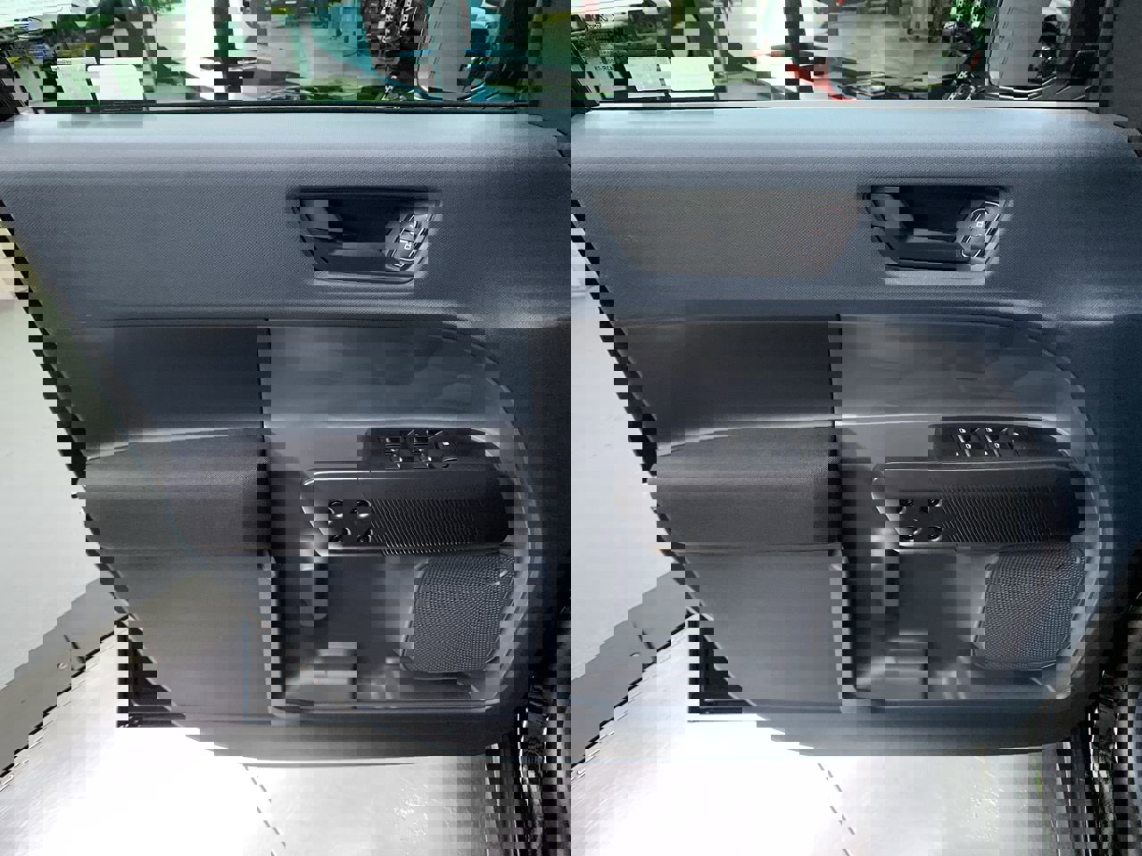 New 2025 Ford Maverick XL image 15