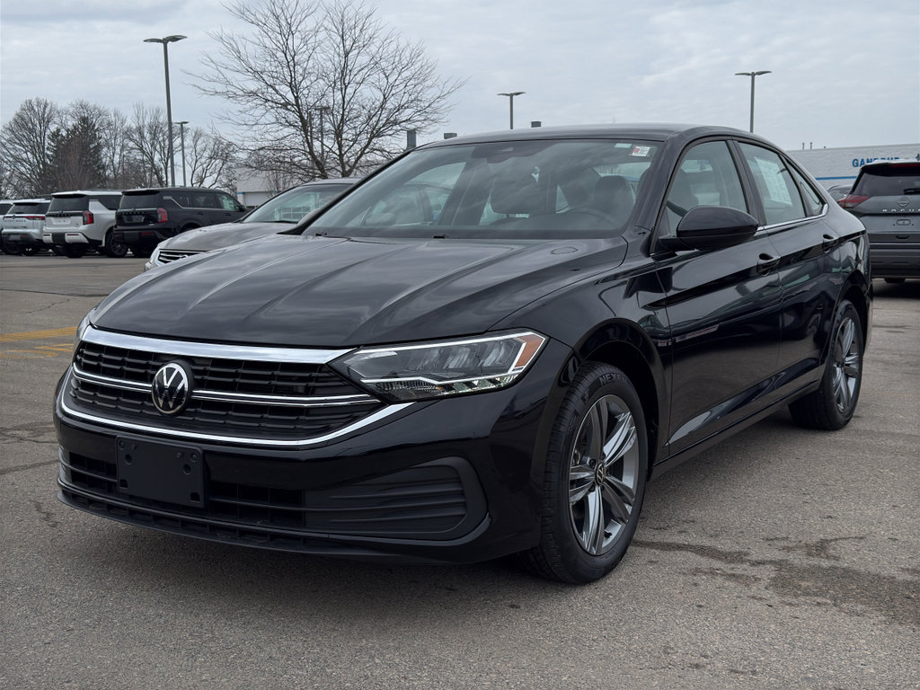 Used 2024 Volkswagen Jetta SE FWD image 2