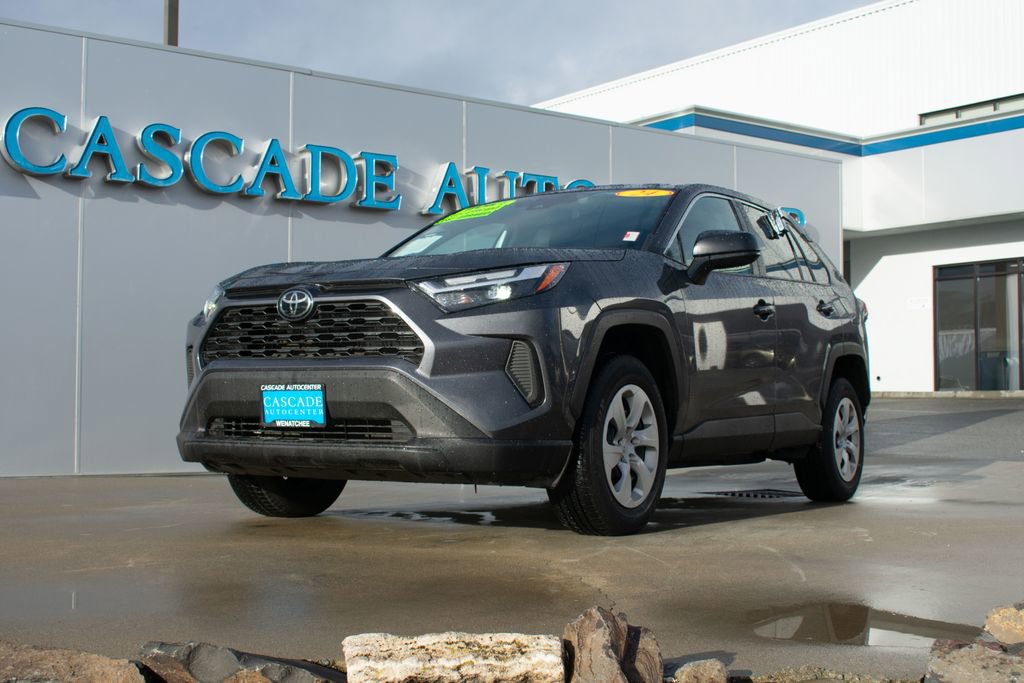 Used 2024 Toyota RAV4 LE image 2