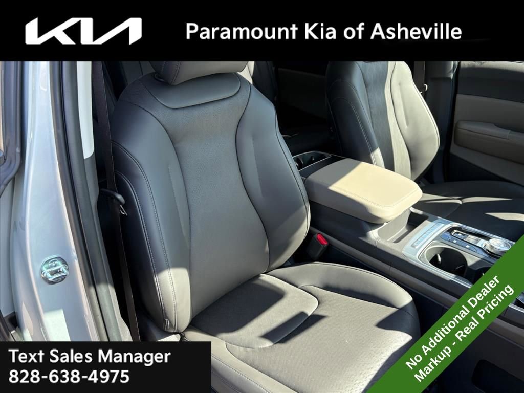 New 2026 Kia Carnival EX image 21