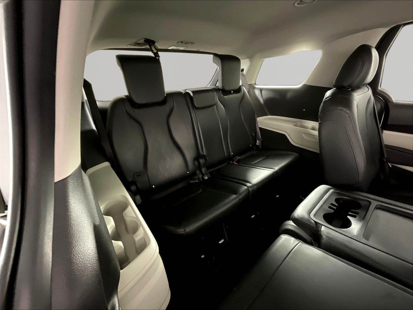Used 2023 Kia Carnival LX FWD image 26