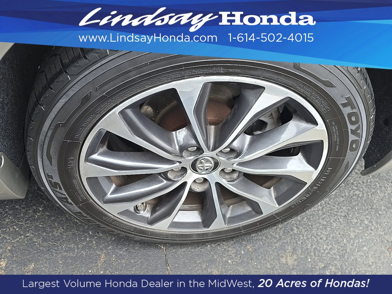 Used 2017 Toyota Avalon XLE image 11