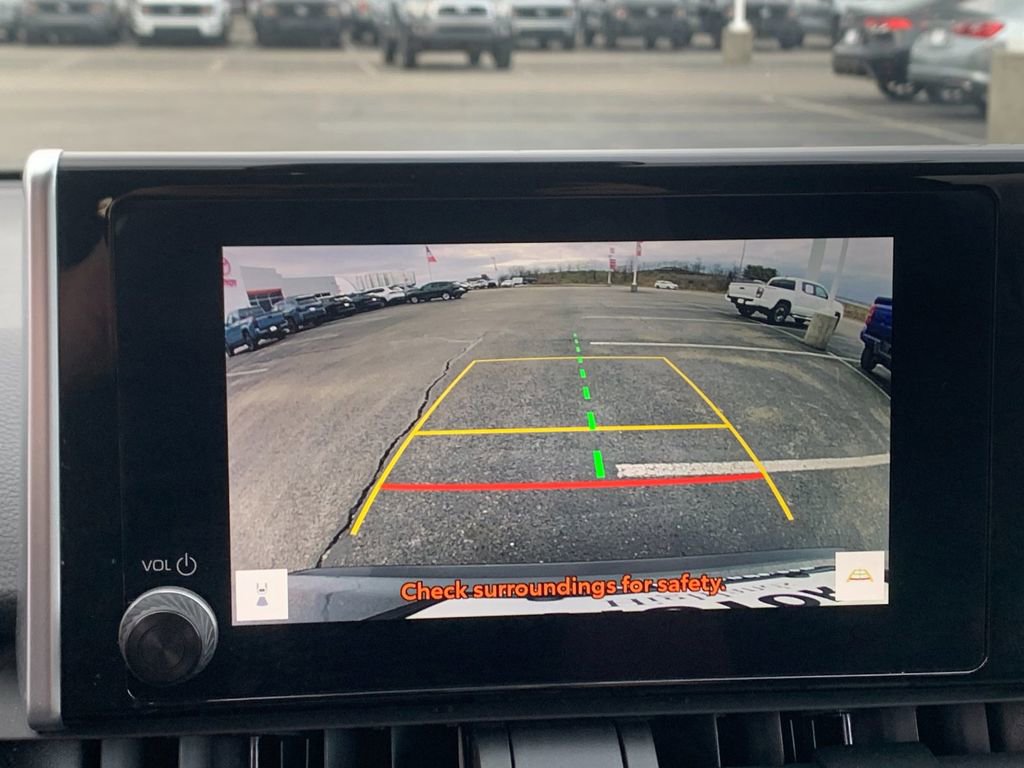 Used 2025 Toyota RAV4 XLE image 23