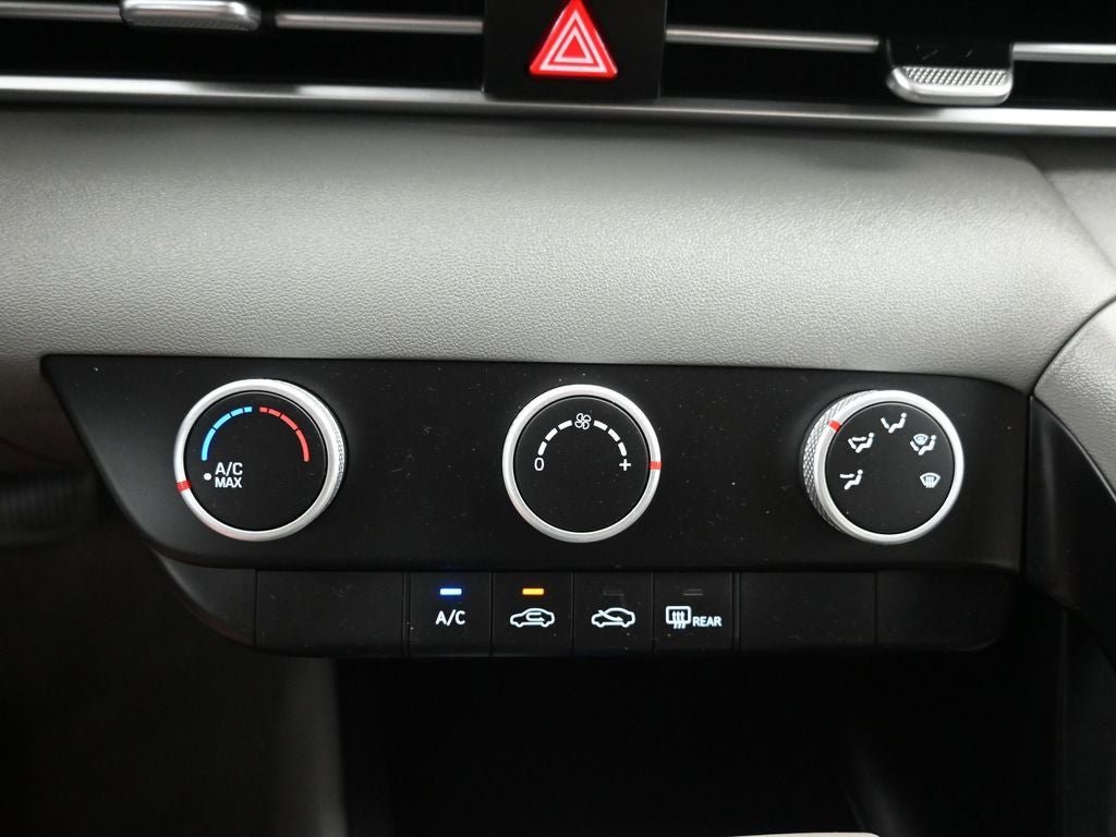 Certified 2021 Hyundai Elantra SE image 16