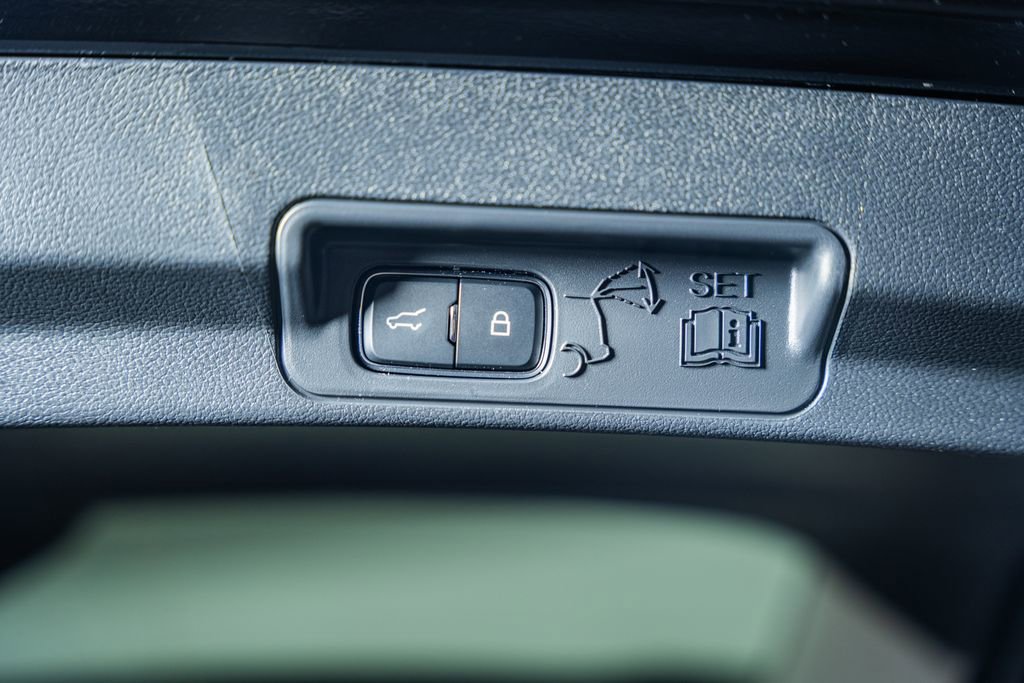 New 2026 Ford Explorer Active RWD image 10