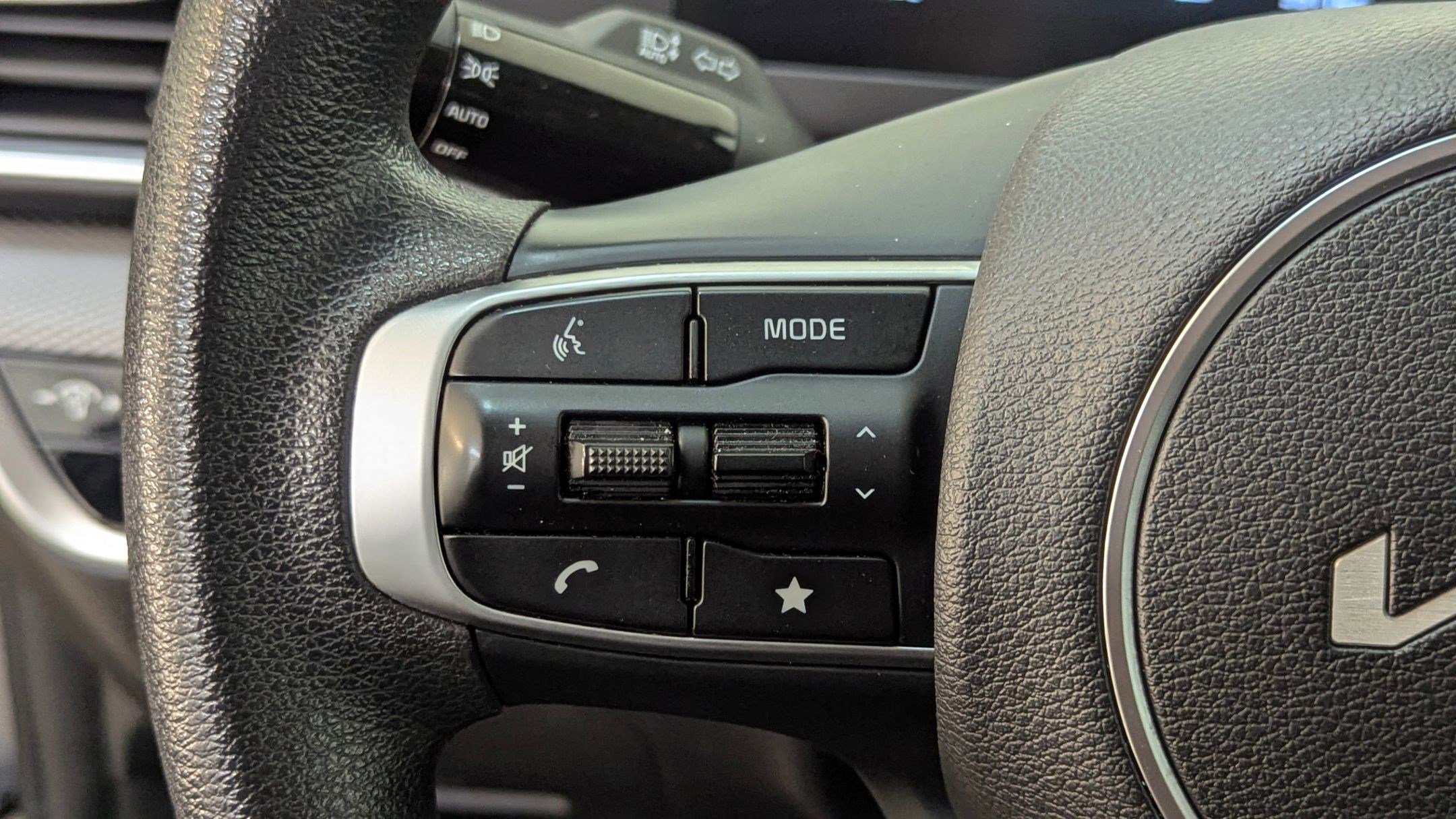 Used 2024 Kia Sportage LX image 16