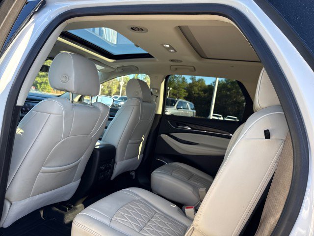 Used 2023 Buick Enclave Avenir image 22
