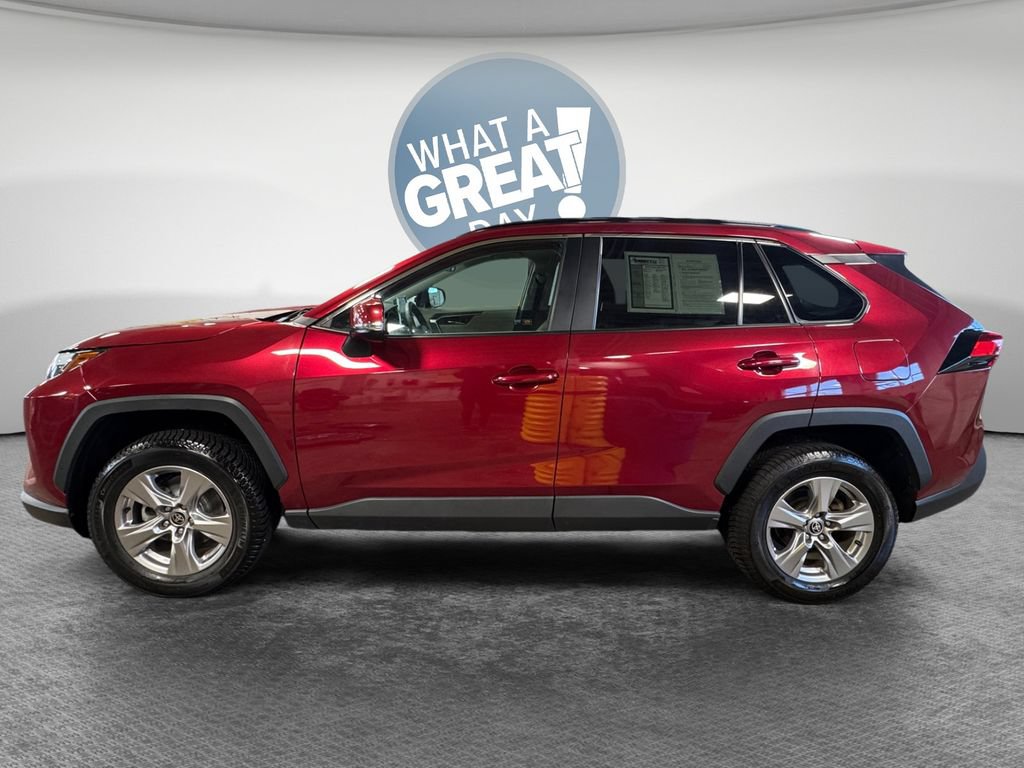 Used 2022 Toyota RAV4 XLE w/ Convenience Package AWD/4WD image 7