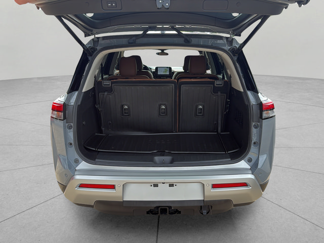 Certified 2025 Nissan Pathfinder Platinum AWD/4WD image 31