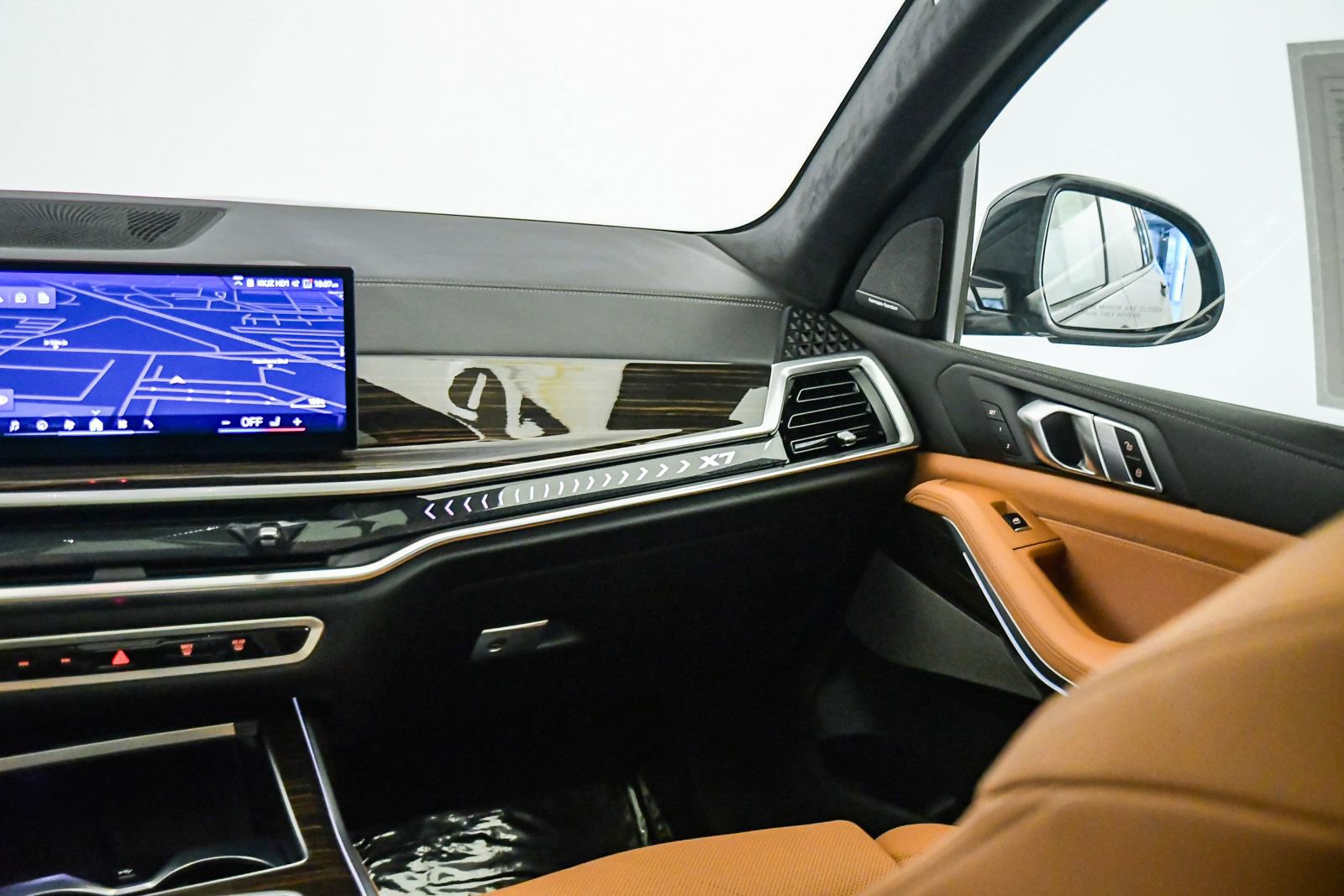 Used 2026 BMW X7 xDrive40i w/ M Sport Package image 16