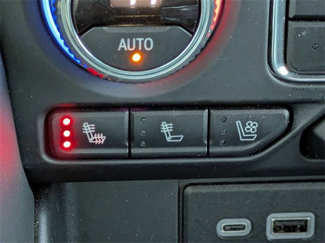 Used 2024 GMC Yukon AT4 w/ Technology Package image 26