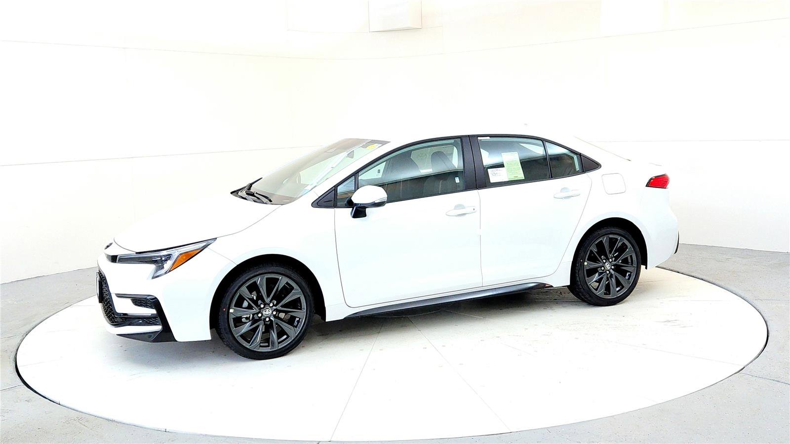 New 2026 Toyota Corolla SE FWD image 3