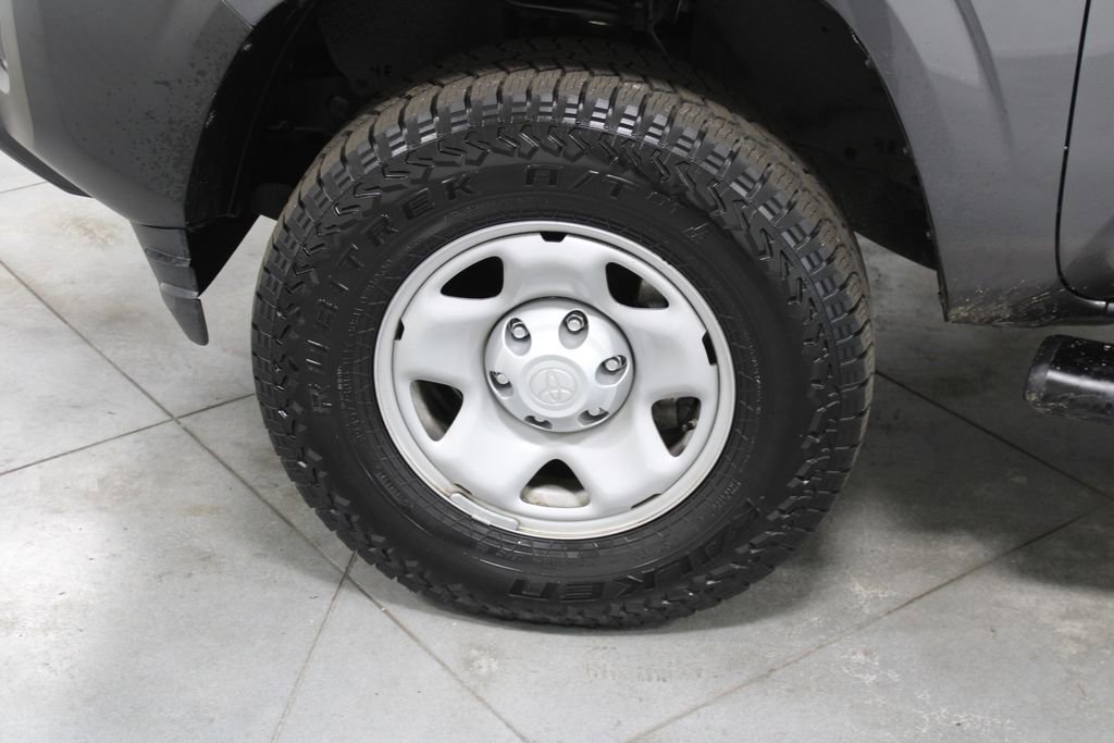 Used 2022 Toyota Tacoma SR image 18