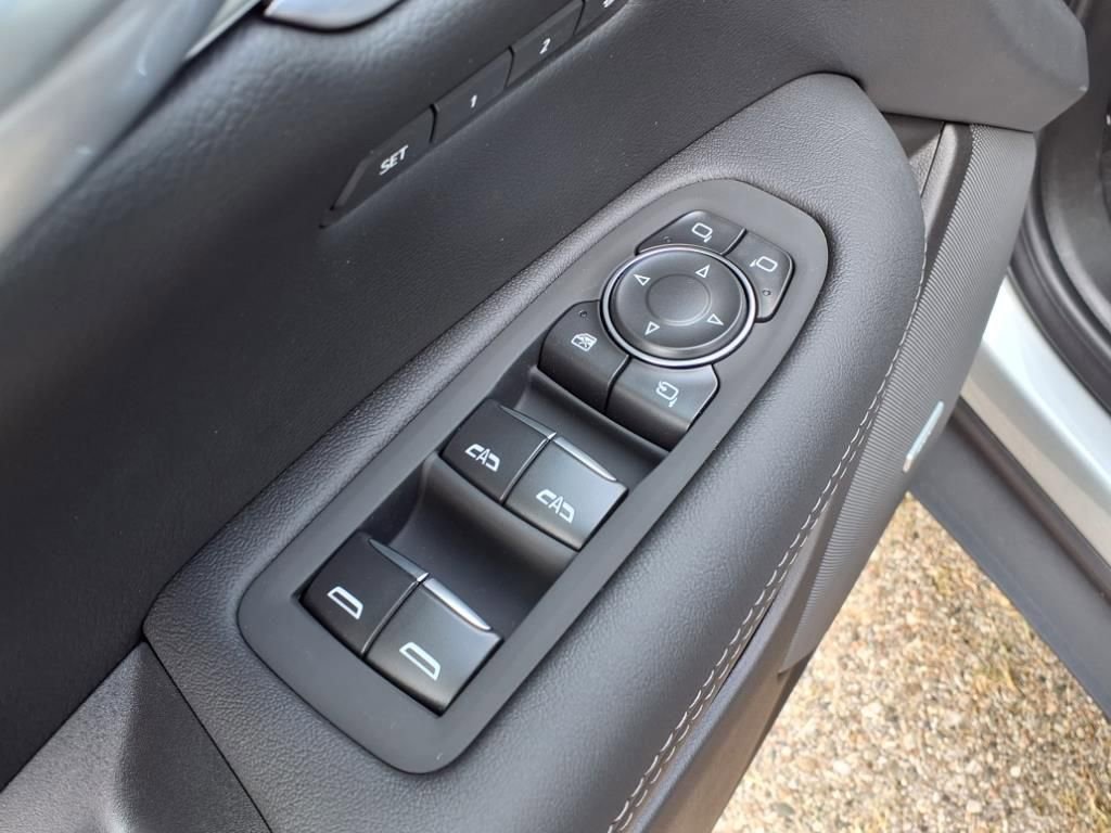 New 2025 Cadillac XT5 Premium Luxury w/ LPO, Floor Liner Package image 12