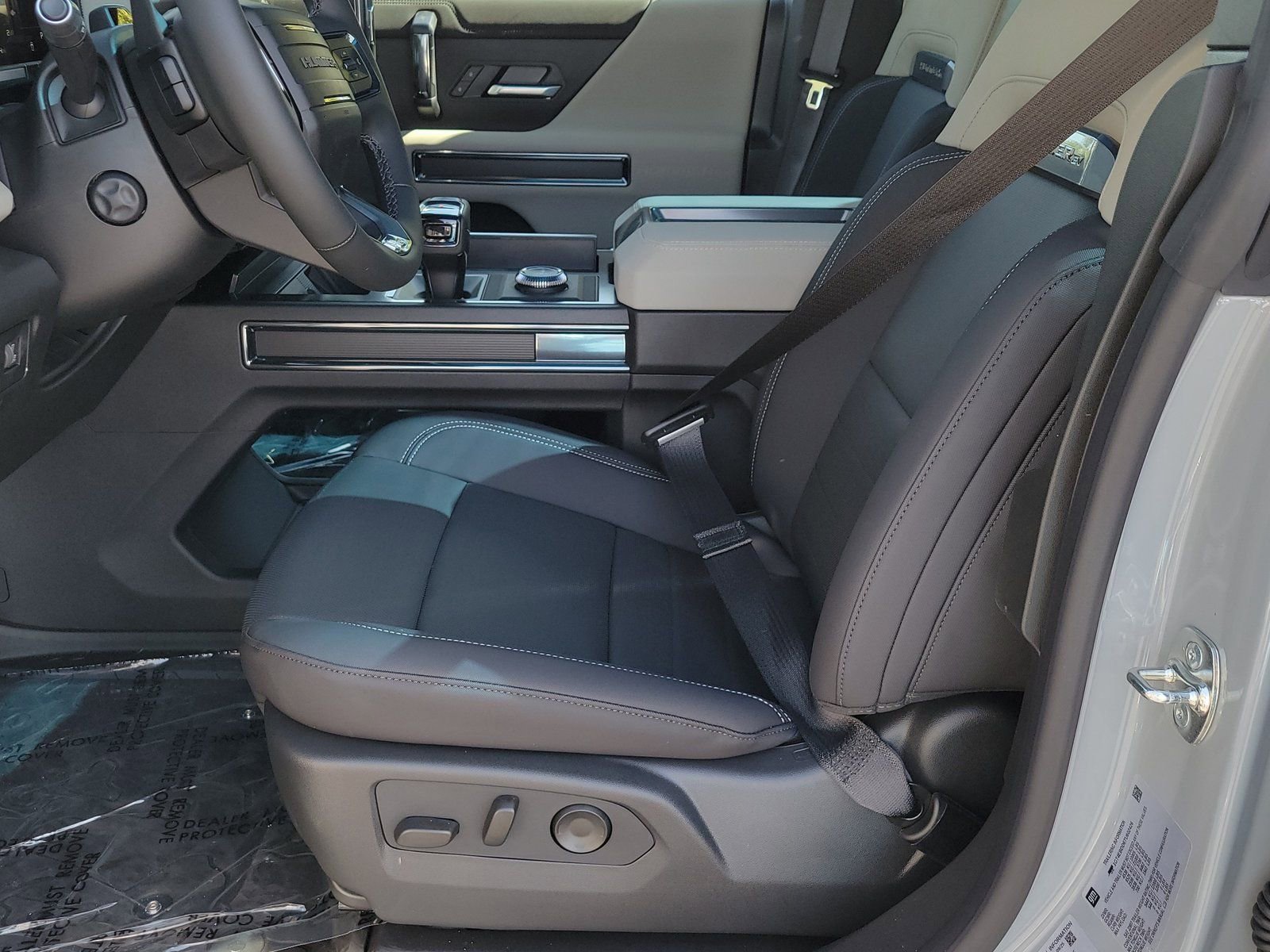 New 2026 GMC Hummer EV 4x4 Crew Cab w/ LPO, Dark Essentials Package image 6