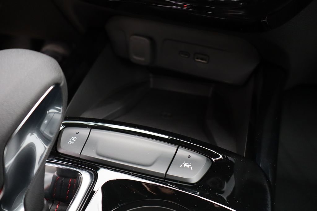 New 2026 Chevrolet Trax RS w/ Sunroof Package image 20