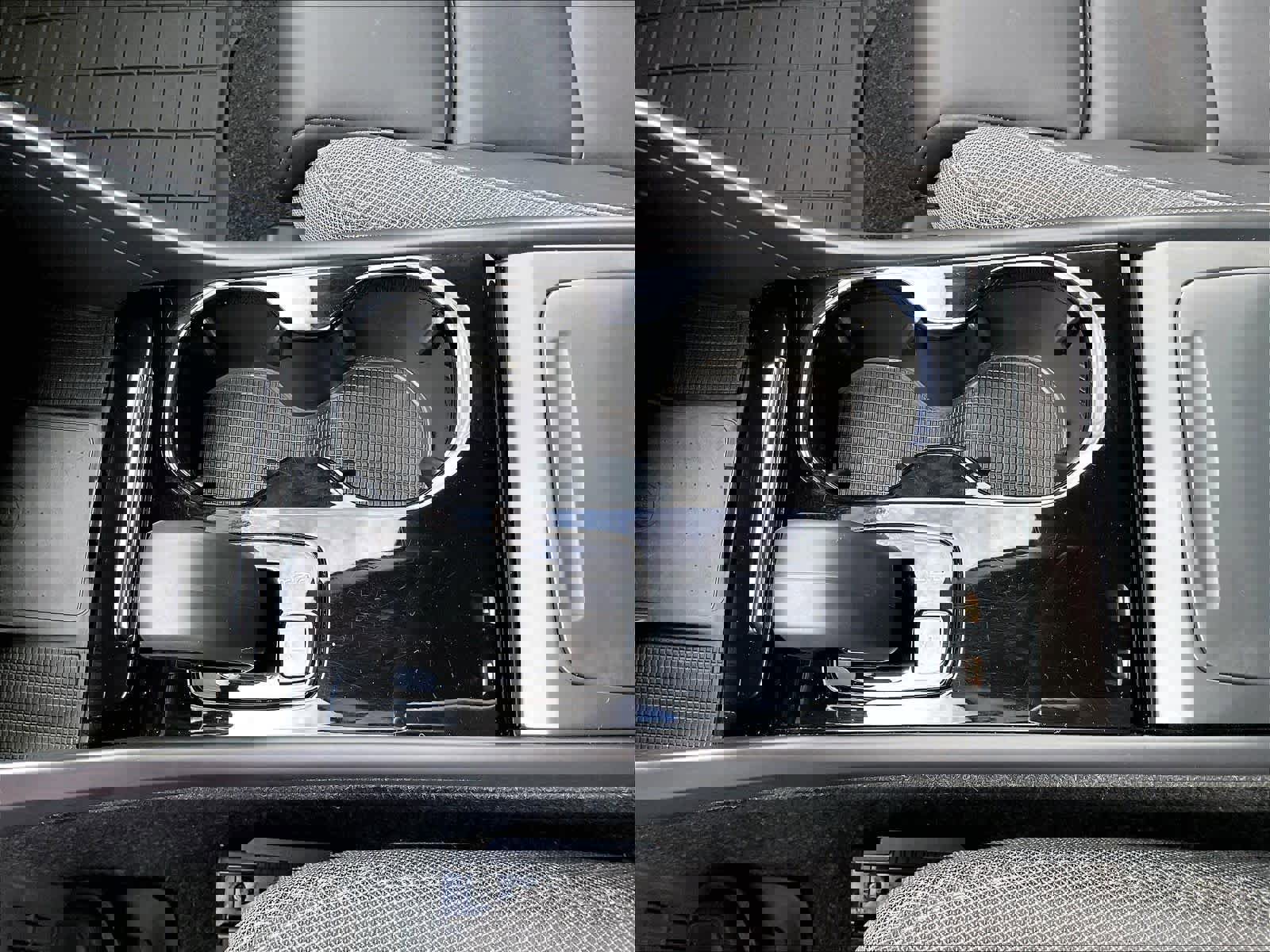 Used 2023 Volvo XC40 Recharge Core w/ Protection Package Premier image 20