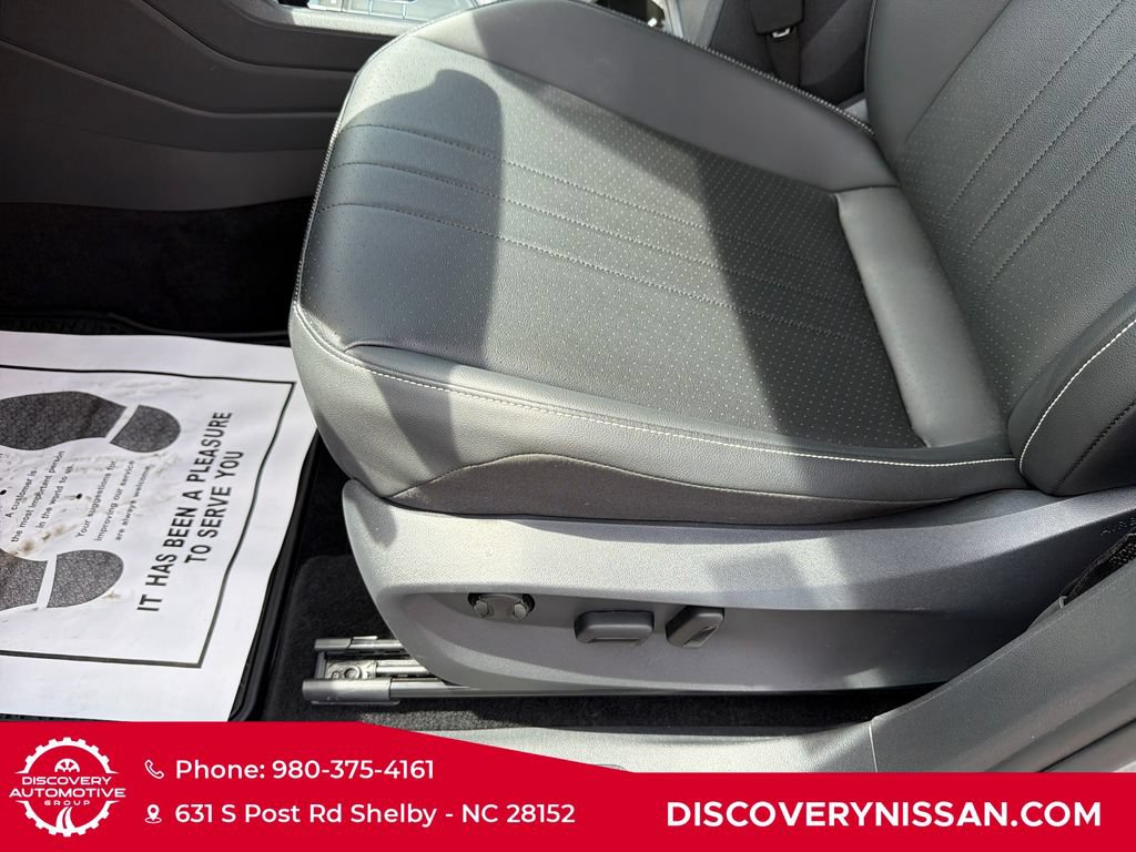Used 2023 Volkswagen Tiguan SE FWD image 14