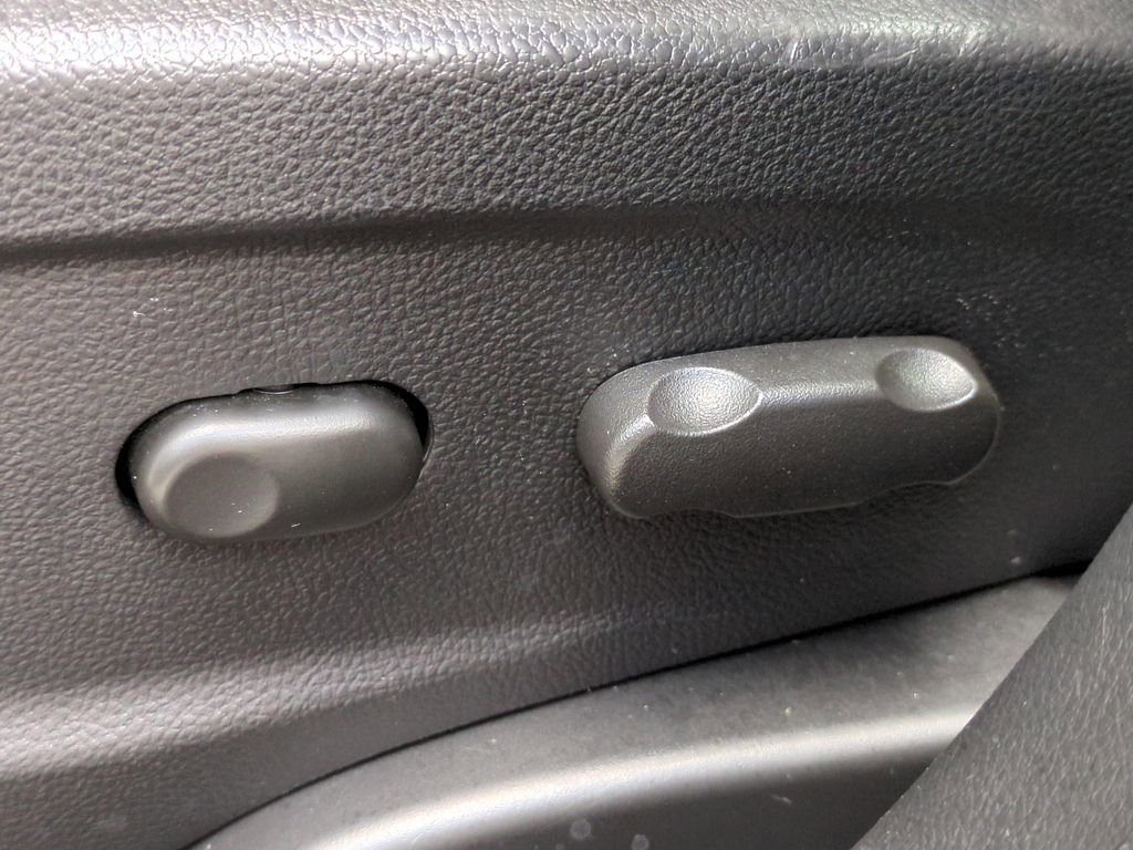 Used 2021 Buick Encore Preferred image 18