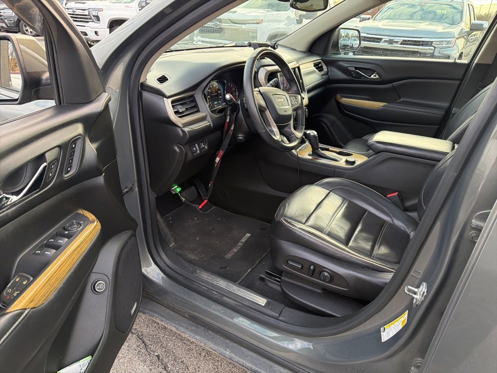 Used 2017 GMC Acadia Denali w/ Technology Package image 8