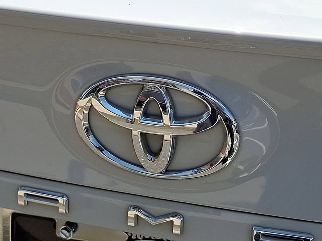 Used 2023 Toyota Camry SE w/ Convenience Package FWD image 24