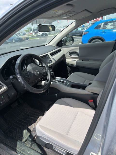 Used 2017 Honda HR-V LX image 5