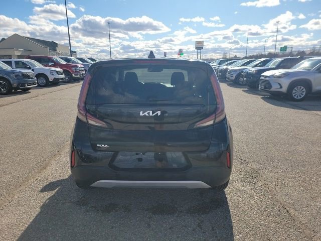 Used 2024 Kia Soul LX w/ Option Group 015 FWD image 21