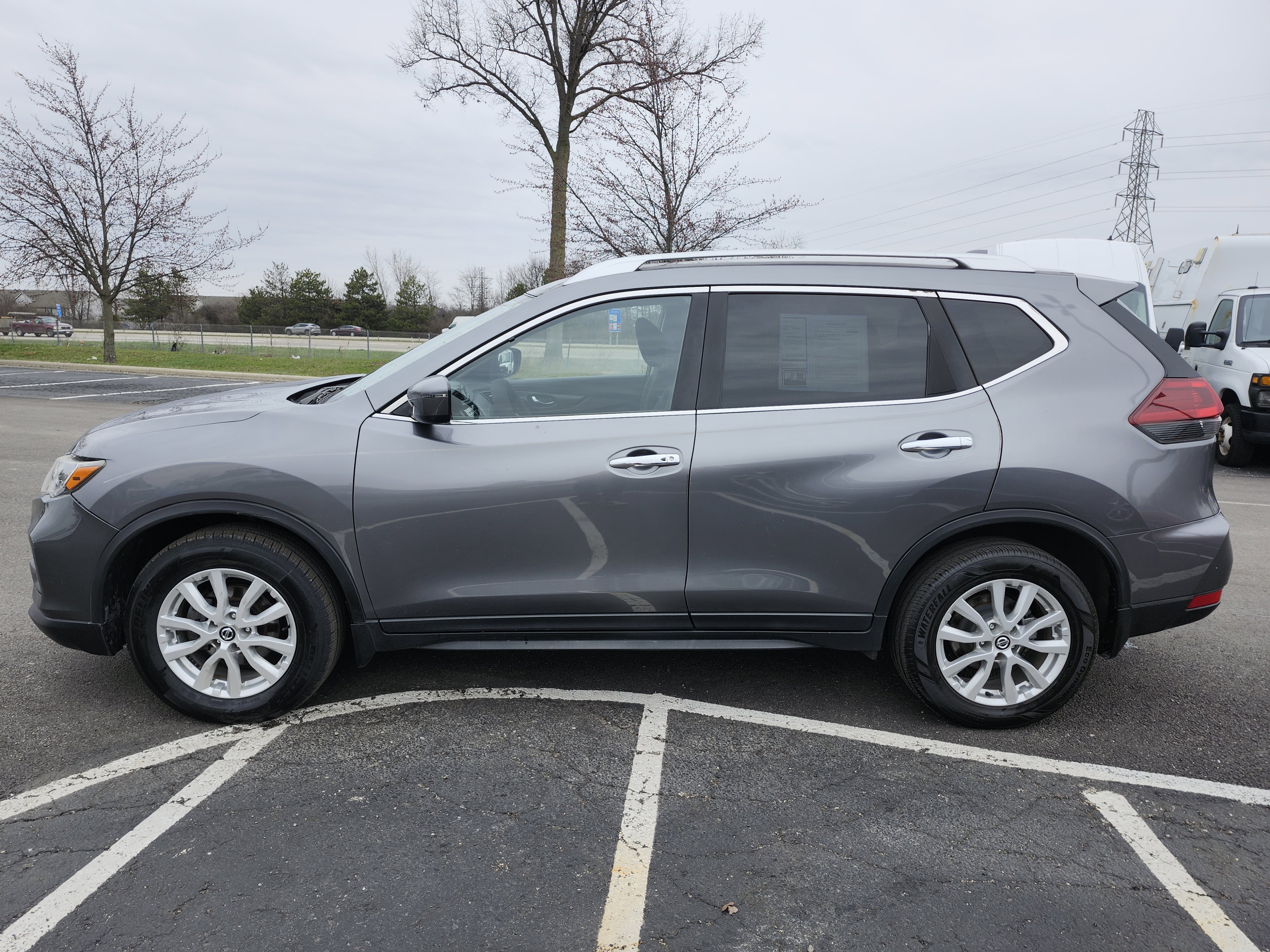 Used 2020 Nissan Rogue SV image 15