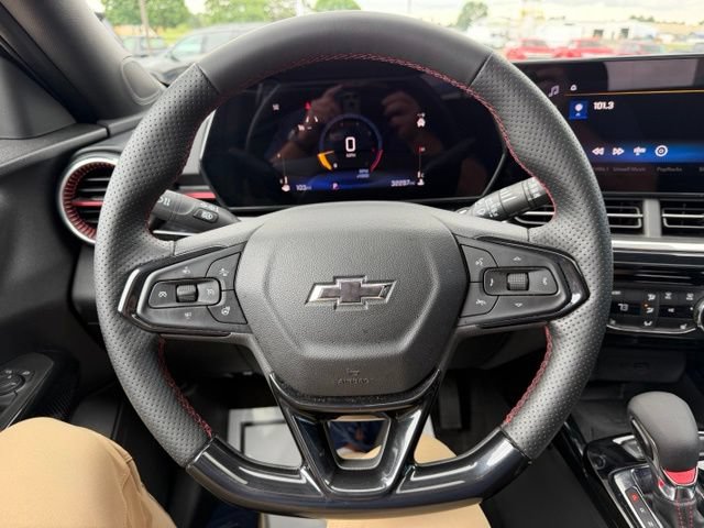 Used 2024 Chevrolet Trax RS w/ Sunroof Package FWD image 25