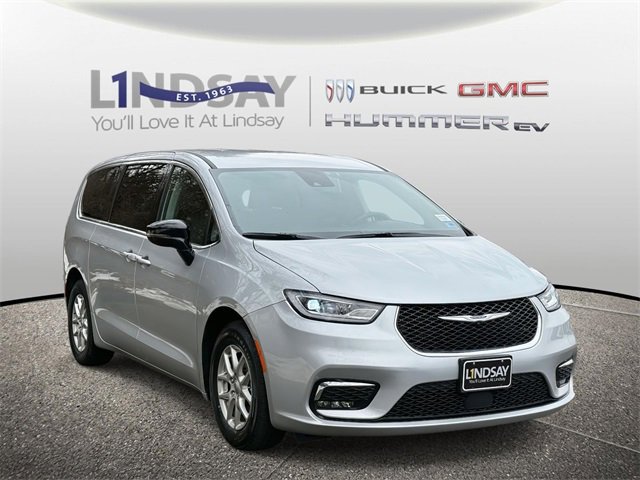 Used 2024 Chrysler Pacifica Touring-L image 1
