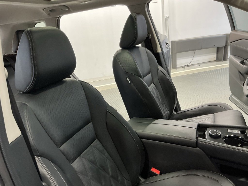 Used 2023 Nissan Rogue Platinum w/ Platinum Premium Package image 27