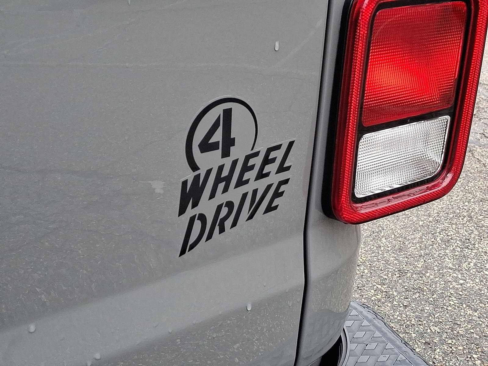 Certified 2023 Jeep Gladiator Willys image 30