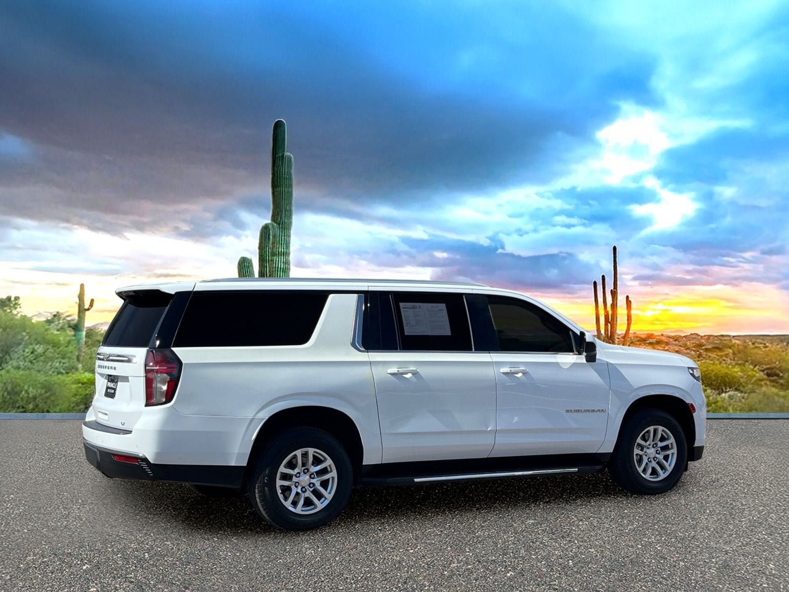 Used 2022 Chevrolet Suburban LT RWD image 5