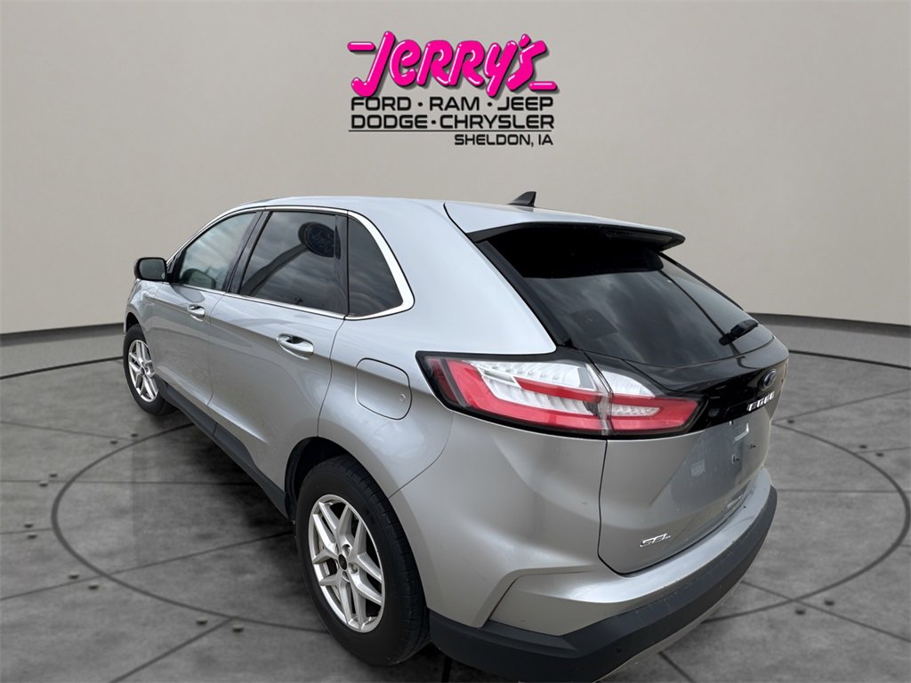 Used 2023 Ford Edge SEL image 3