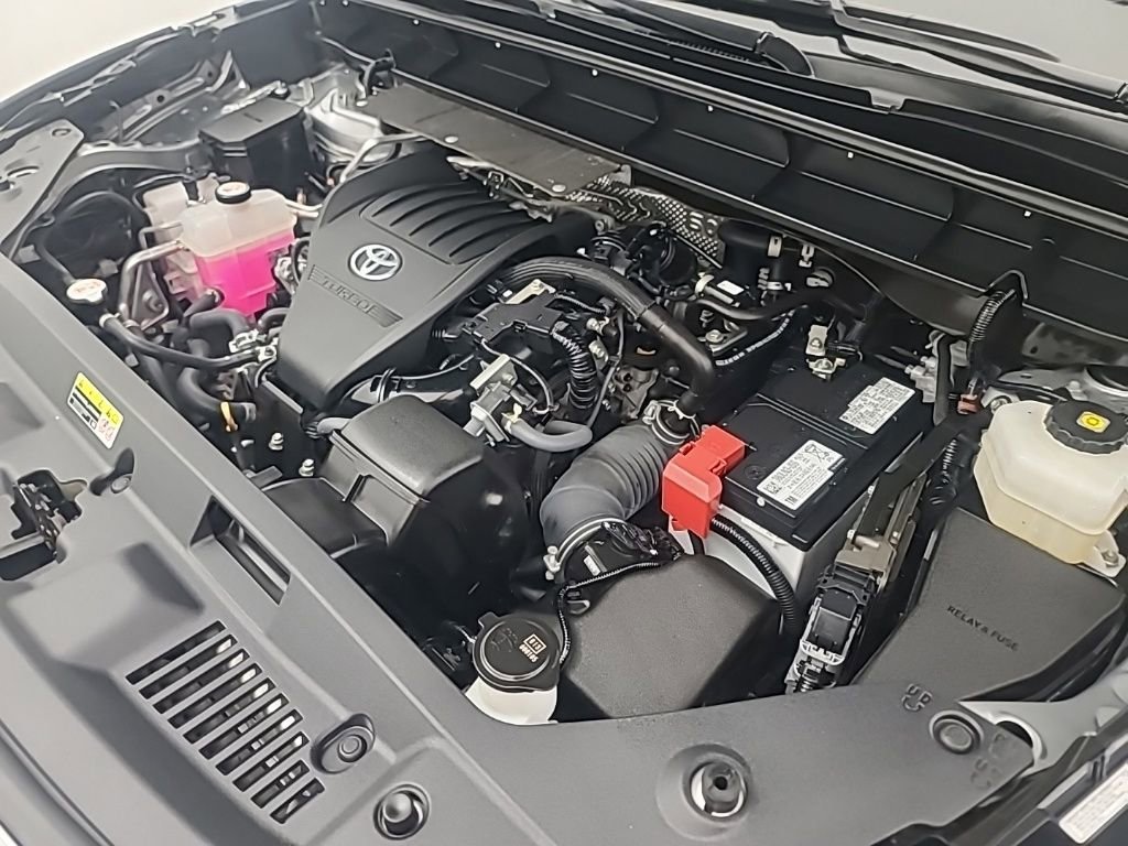 Used 2023 Toyota Highlander LE image 43