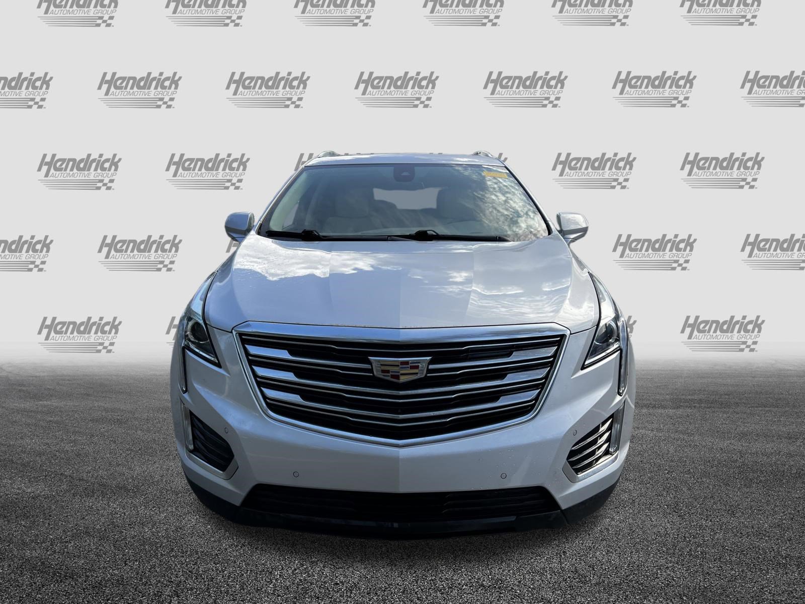 Used 2017 Cadillac XT5 Luxury w/ Driver Awareness Package FWD image 3